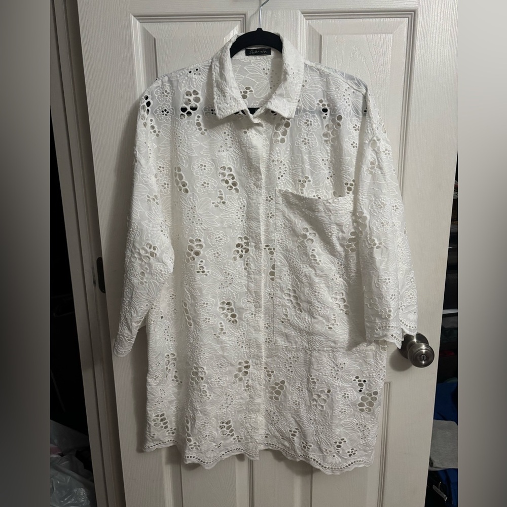 Stella Nova | White Eyelet Scalloped Long Tunic Button Down Top Sz‎ 38/4-6